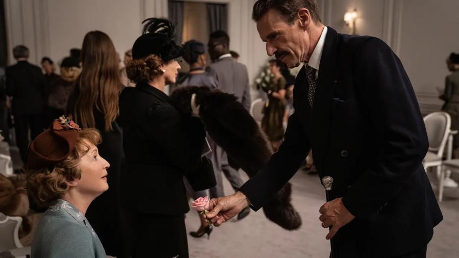 LA SRA. HARRIS VA A PARÍS